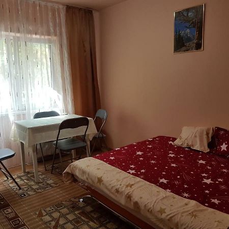 Ferienwohnung Apartament Aura Oradea Exterior foto
