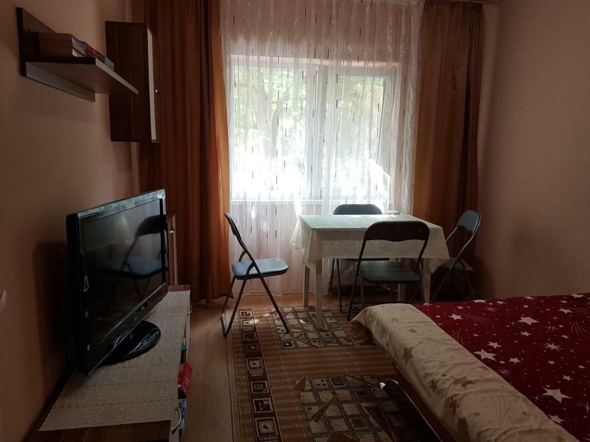 Ferienwohnung Apartament Aura Oradea Exterior foto